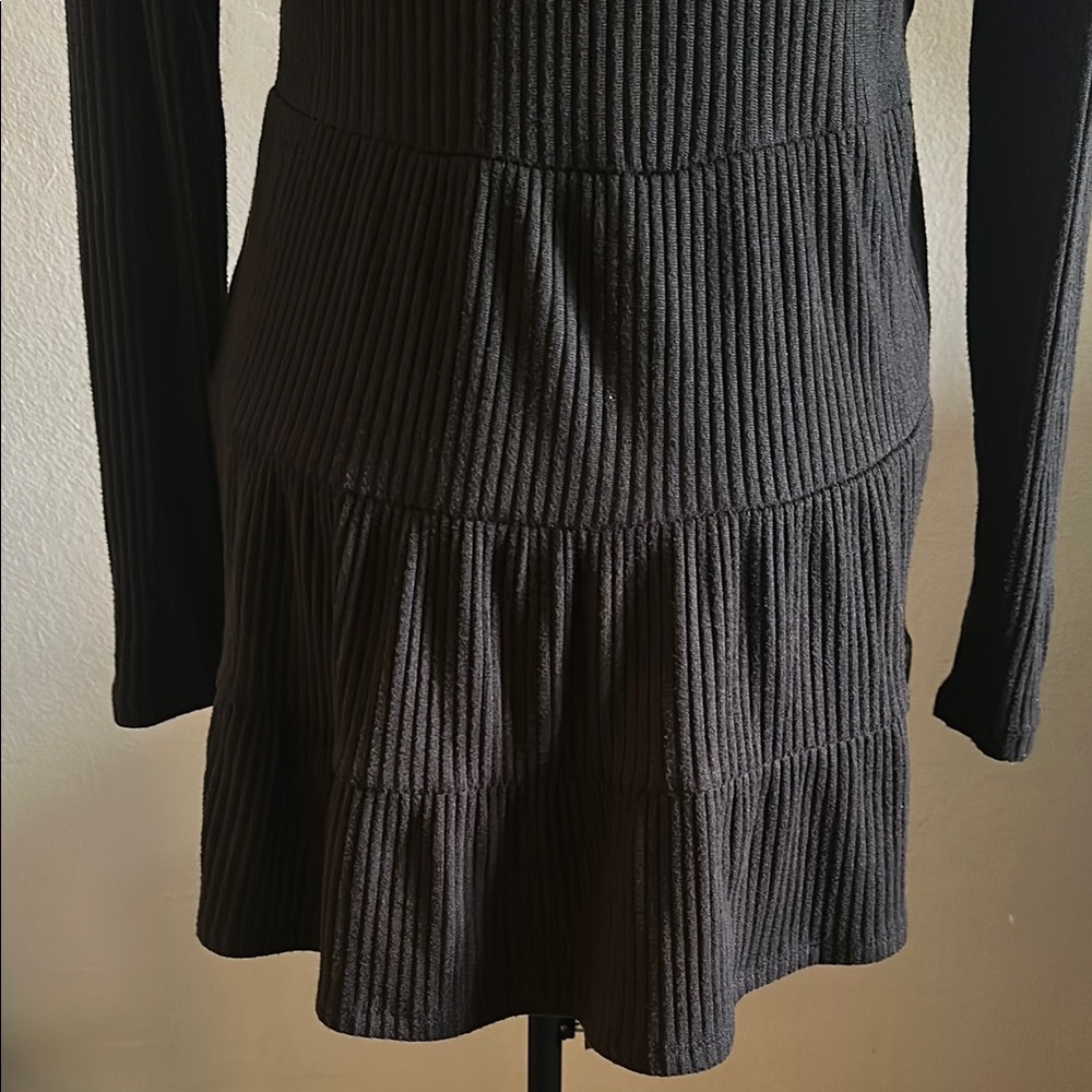 Black Ribbed Open Front Cardigan with Ruffle Bottom. - Picture 7 of 9